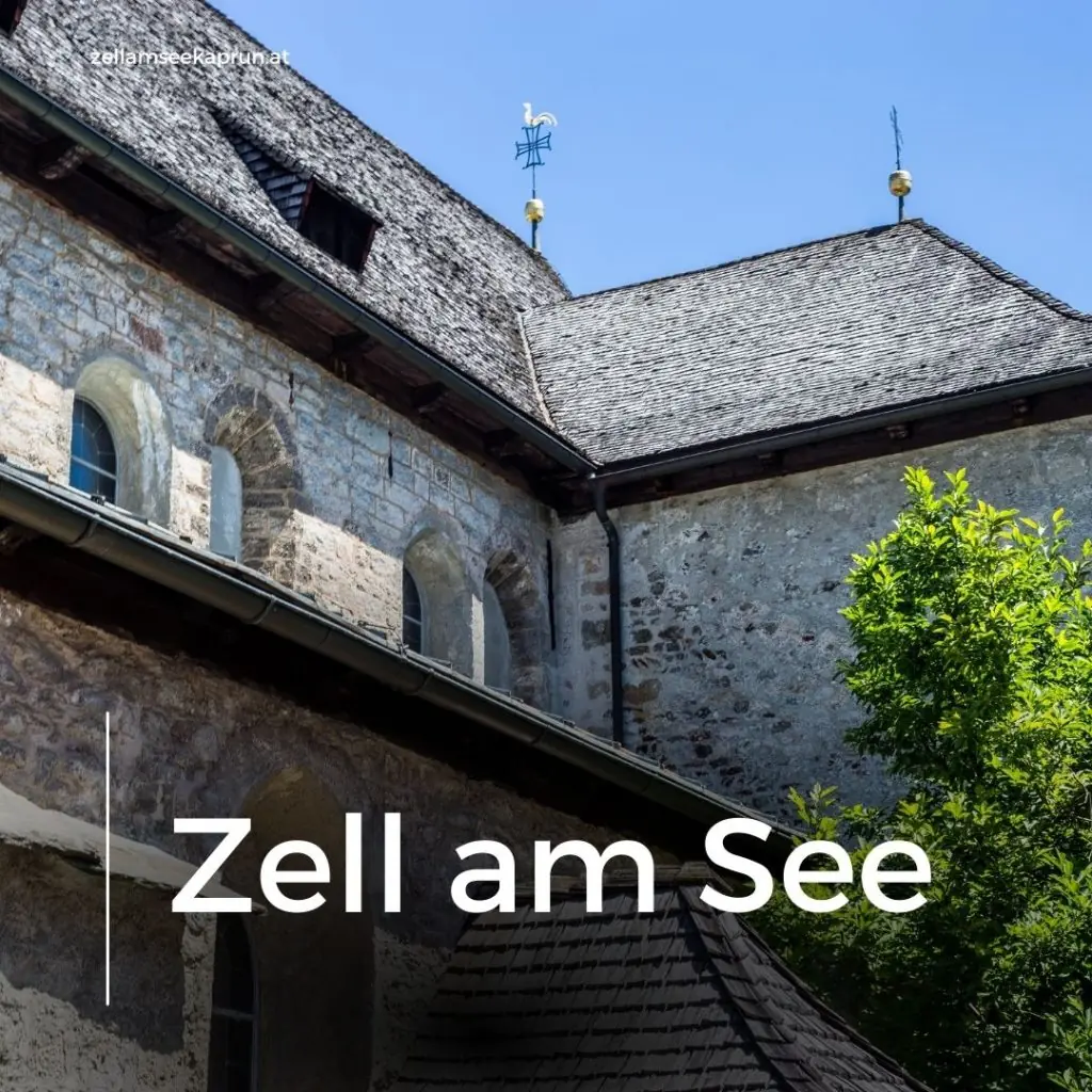 Historische Altstadt von Zell am See mit Blick auf See und Berge