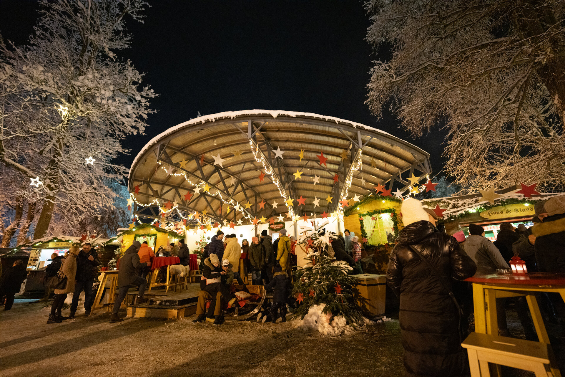 At the Star Advent Market at Lake Zell — Zell am See-Kaprun, Austria