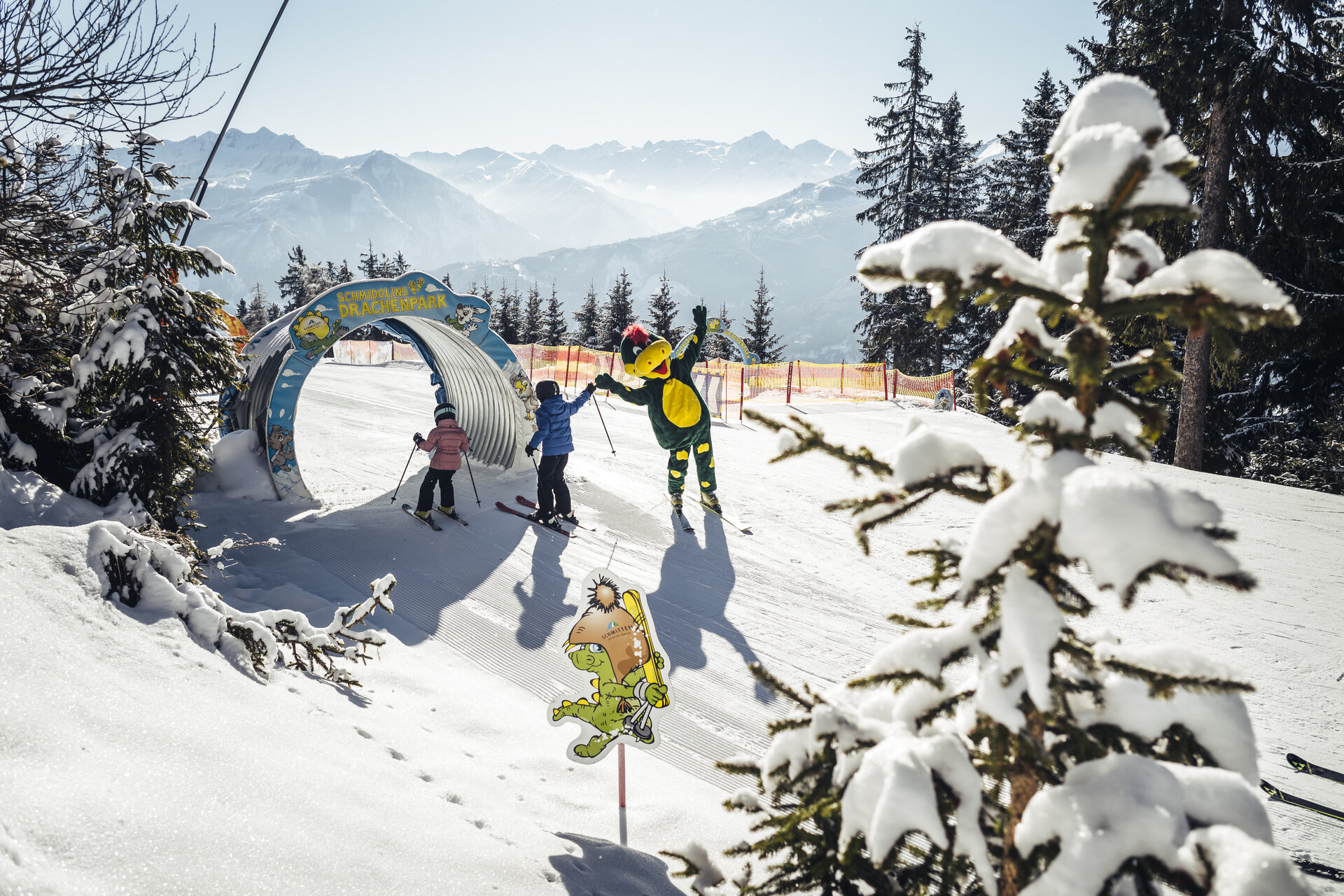 Family fun with Schmidolin on the kids slope — Zell am See-Kaprun, Austria