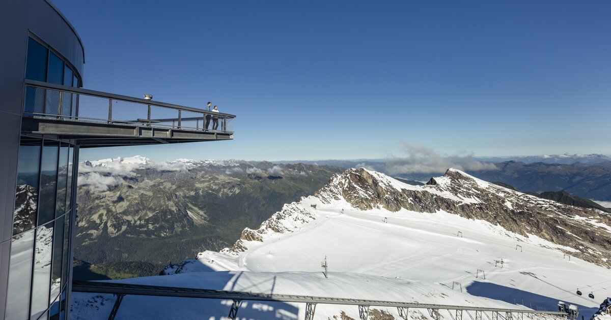 Aussichtsplattform der Gipfelwelt 3000 am Kitzsteinhorn mit Panoramablick