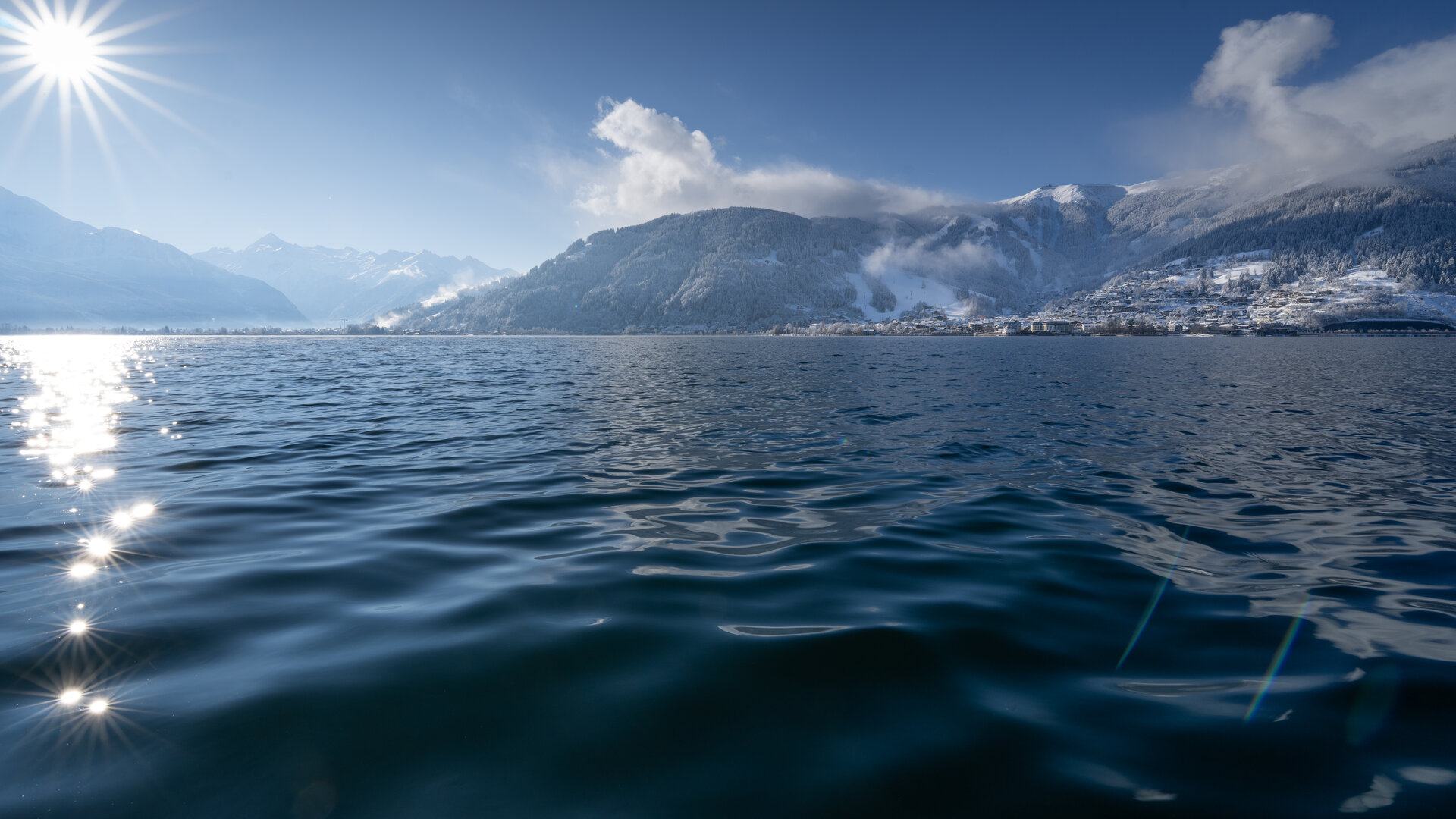 On Lake Zell with a view of the mountains — Zell am See-Kaprun, Austria