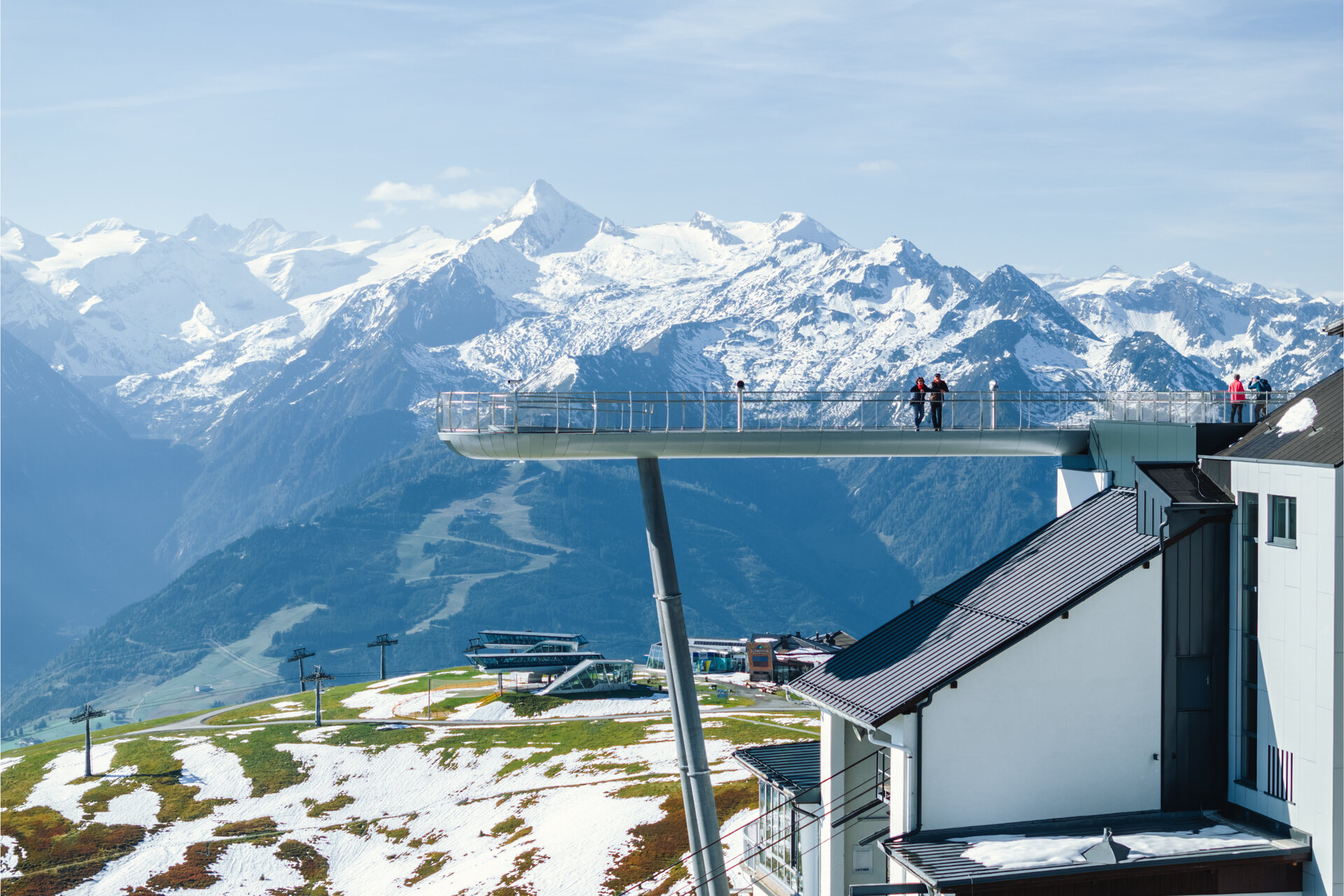 Panoramic platform Kaiserblick on the Schmittenhöhe in autumn
