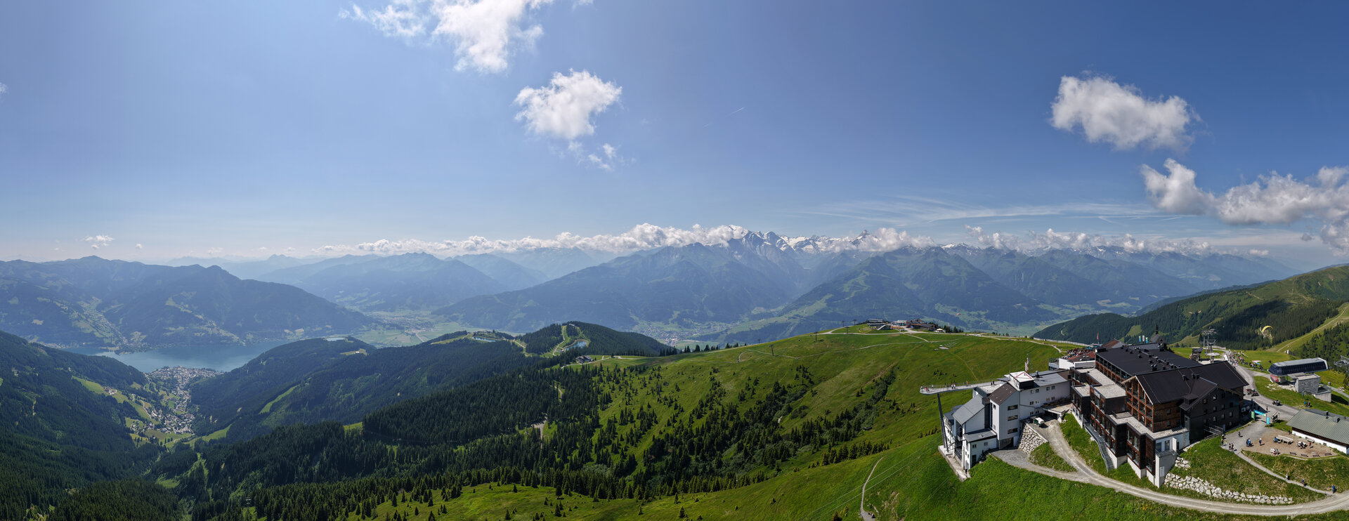 Panoramic view over the Schmittenhöhe to the valley