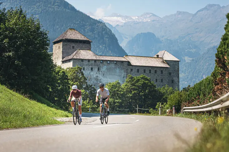 Road bike tour along Kaprun Castle