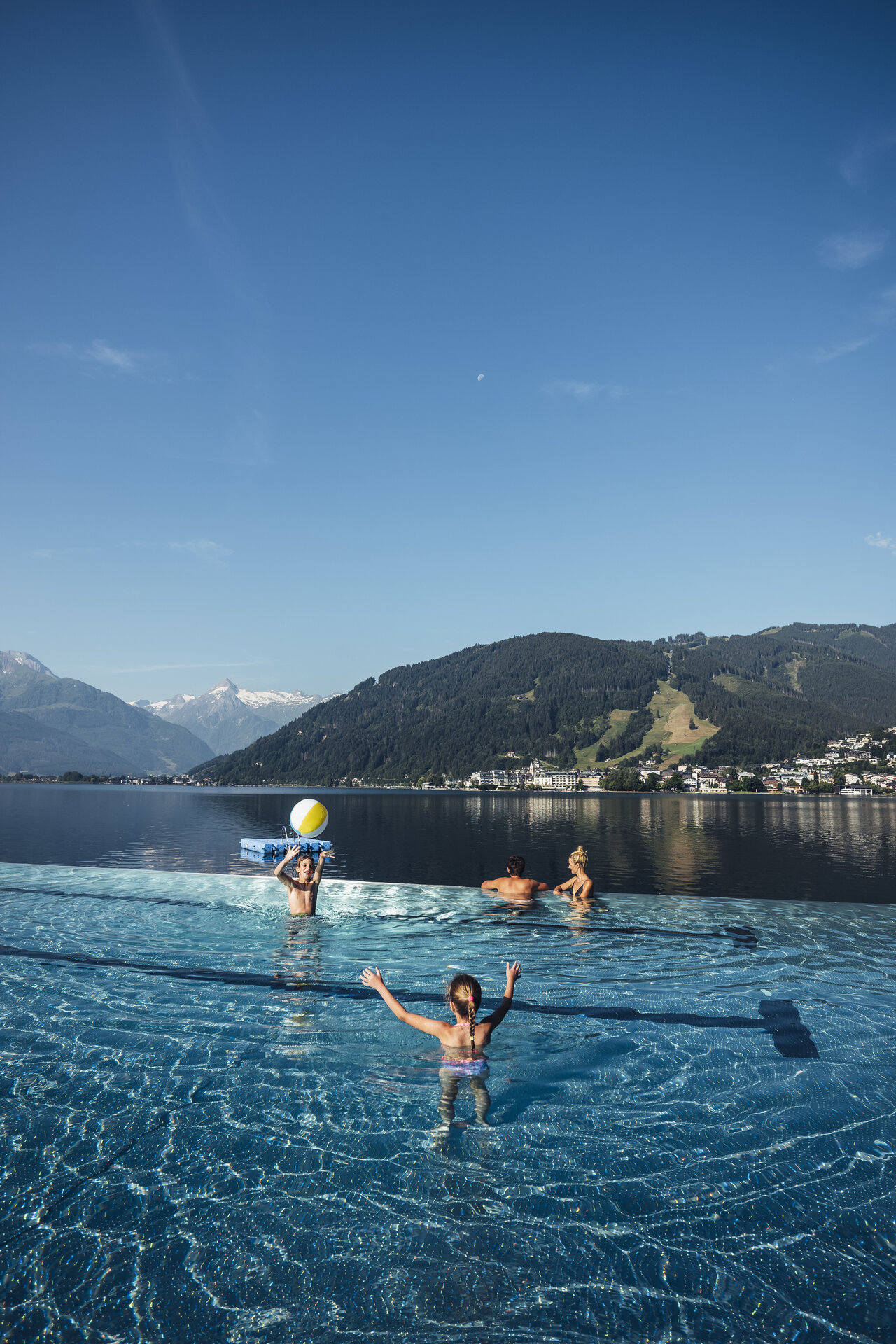 Water fun at the Thumersbach lido — Zell am See-Kaprun, Austria