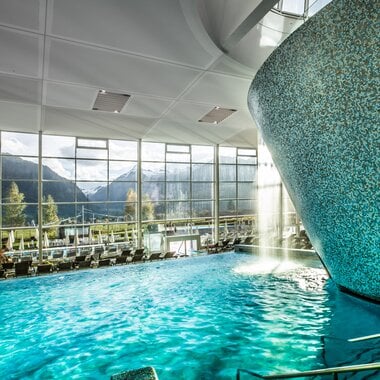 Tauern SPA Kaprun – Wasserwelt mit Panoramablick auf das Kitzsteinhorn
