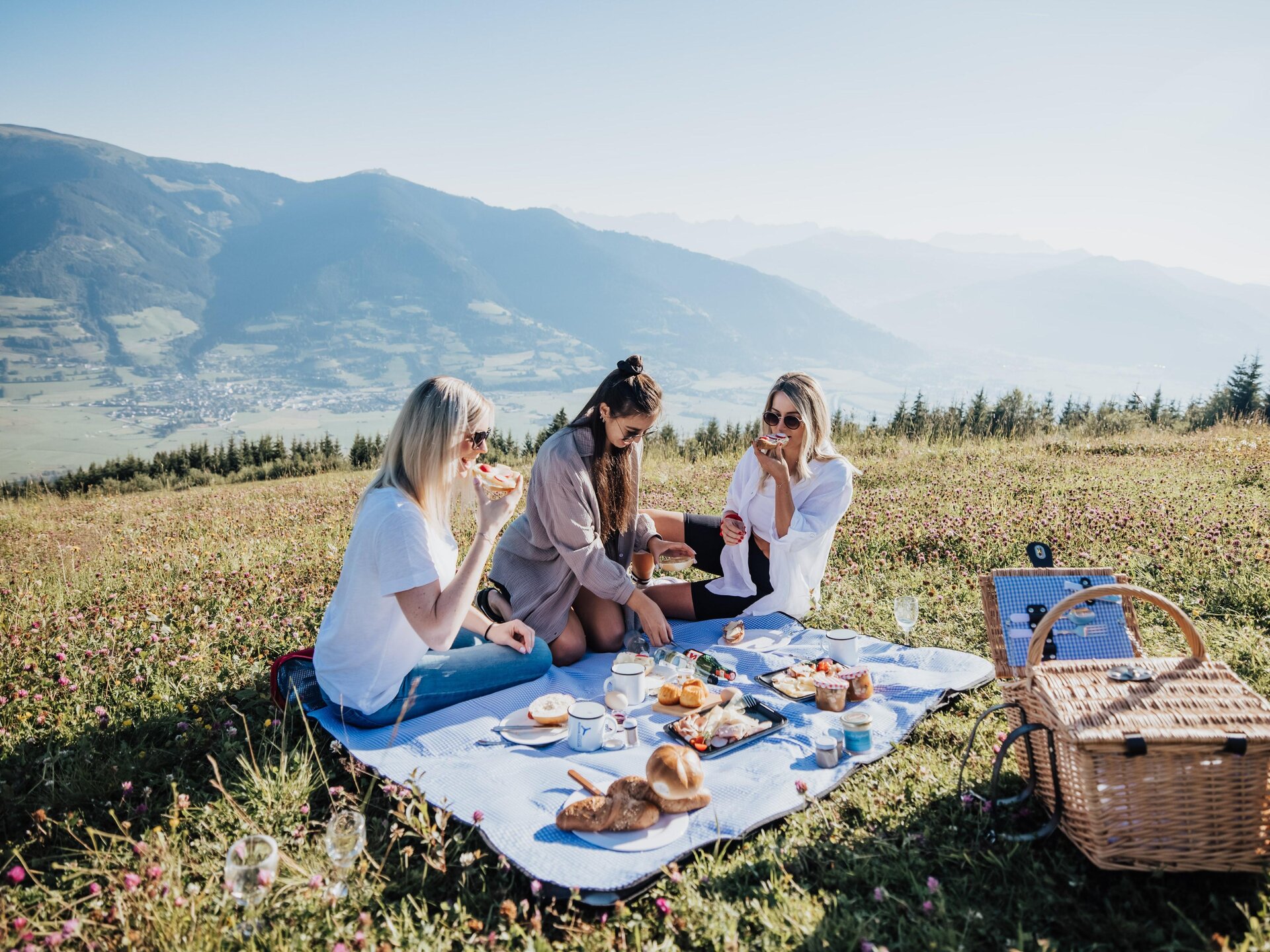 Picnic at the Maiskogel during the Alpine Gourmet Weeks