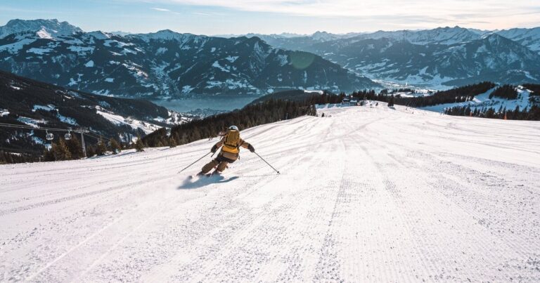 Skifahren mit Seeblick im Skigebiet Schmittenhöhe in Zell am See